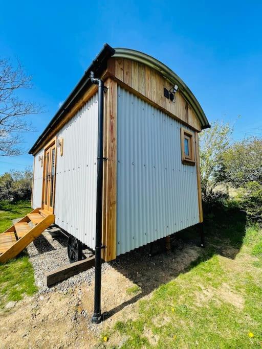 The Hut@Trefechan Wen - Coastal Coziness! Goodwick Eksteriør bilde