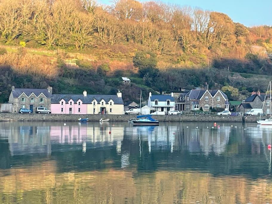 The Hut@Trefechan Wen - Coastal Coziness! Goodwick Eksteriør bilde