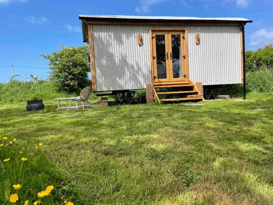 The Hut@Trefechan Wen - Coastal Coziness! Goodwick Eksteriør bilde